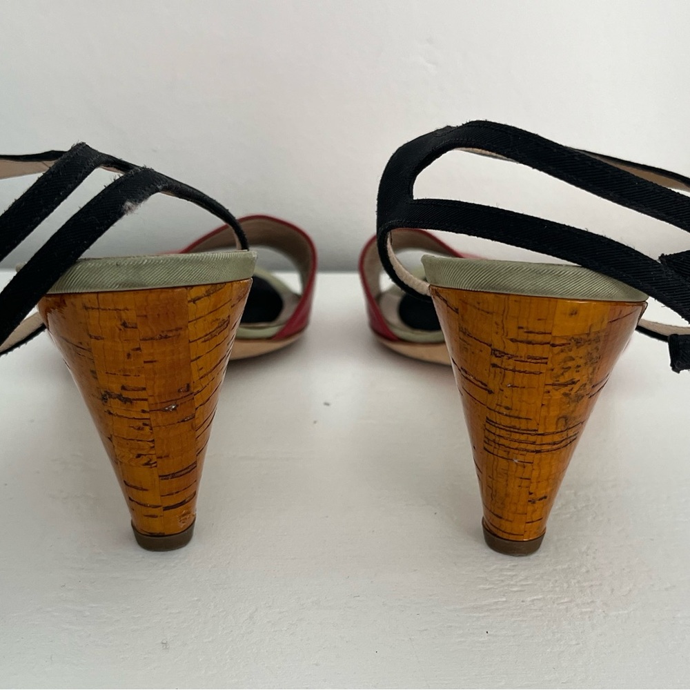 Fendi Women's Red and Black Sandals - Picture 3 of 11